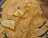 A picture of step 3 of Kachcha kela Masala Fry.