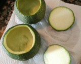 Foto del paso 1 de la receta: Calabacines luna rellenos de carne picada