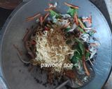 Foto langkah ke 4 dari resep Mie goreng sayur.