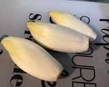 Une image de l'étape 1 de Salade d'endives, tomates et courgettes.