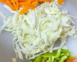 صورة لخطوة 2 من وصفة سباجيتي بالخضار🥕🧅