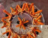 A picture of step 8 of Pepperoni olive mint skewers.