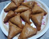 A picture of step 4 of Crispy samosa bites.