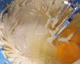 Foto langkah ke 3 dari resep French Apple Cupcake.