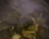 Foto del paso 2 de la receta: Salteado de cerdo agridulce con brócoli y ensalada