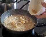 Foto del paso 8 de la receta: Risotto con Pera y Gorgonzola