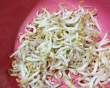 Foto langkah ke 1 dari resep Tumis Toge Oncom Simpel.