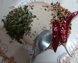 A picture of step 1 of Mince do pyaza.