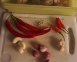 Foto langkah ke 1 dari resep Ceker Hot (kuah).