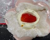 A picture of step 4 of Snow Dome Strawberry Mochi.
