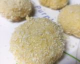 A picture of step 5 of Cheese pull Pizza bread bomb.