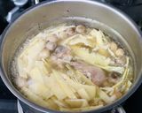 Hình bước làm 2 của món Canh Măng Nấu Xương Giò Heo Nấm Rơm