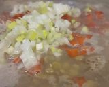 Foto del paso 4 de la receta: Sopa de lentejas con carne y cábano