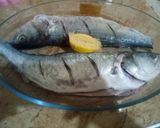 صورة لخطوة 1 من وصفة سمك وبطاطا في الفرن