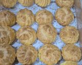 Foto langkah ke 4 dari resep Strawberry Matcha Choux.