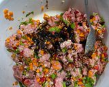 Gambar langkah 2 resipi Dumpling Daging Goreng.