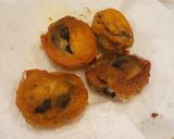 A picture of step 2 of Fried Oreos.