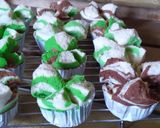 Foto langkah ke 2 dari resep Bolu kukus mekar sprit.