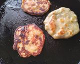 सिघाड़े और केले का पैनकेक (singhare aur kela ka pancake recipe in Hindi) रेसिपी चरण 3 फोटो