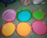 Foto langkah ke 4 dari resep Mini roll rainbowcake putih telur.