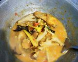 Foto langkah ke 6 dari resep Ayam Masak Bumbu Kuning🍗 Daun Kemangi🍃.