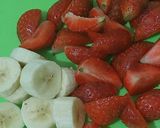Foto langkah ke 1 dari resep Strawberry Smoothies.