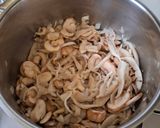 Foto del paso 4 de la receta: Caldo de hongos con epazote
