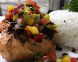 Foto langkah ke 5 dari resep Pan-seared salmon in garlic butter sauce and mango salsa.