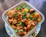 A picture of step 3 of Leftover Chole, Mushrooms Masala.