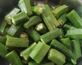 A picture of step 1 of Bhindi do pyaza.