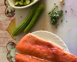 Foto del passaggio 1 della ricetta Trota salmonata in crosta di zucchine