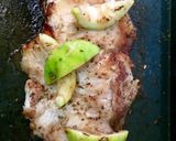 Foto del paso 1 de la receta: Matambrito de cerdo caramelizado de acheto y ciruela
