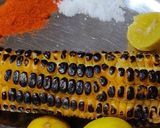 સેકેલી દેશી મકાઈ (Roasted Desi Makai Recipe In Gujarati) રેસીપી સ્ટેપ1ફોટો