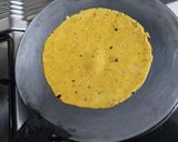 A picture of step 3 of Thepla - Masala Chapati.