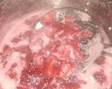 صورة لخطوة 2 من وصفة مربى الفراولة 🍓