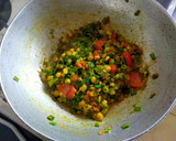 A picture of step 2 of Spring Onions with Tomato.