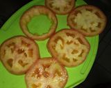 Foto del paso 2 de la receta: Tomate relleno en rodajas🍅😋