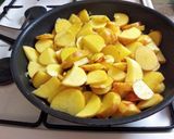 Virslis-kínai keles burgonya (egytálétel) recept fázis 3 fotója