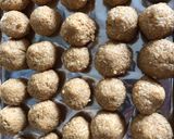 A picture of step 4 of Caramelised Coconut Ice Yummies.