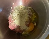 Foto del paso 1 de la receta: Albóndigas en salsa de vino tinto y patatas aromatizadas con albahaca 🌿