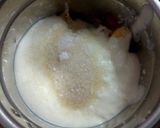 A picture of step 1 of Mixed fruit yoghurt smoothie.