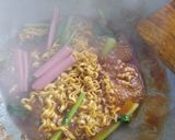 Foto langkah ke 3 dari resep Mie Nyemek Saus Gochujang (Anti ribet).
