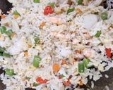 Foto langkah ke 5 dari resep Nasi Goreng Seafood.