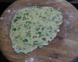 A picture of step 3 of Spinach paratha.