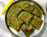 A picture of step 4 of Palak Dhokla.