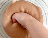 Foto langkah ke 4 dari resep Roti Tawar Cokelat Lembut ala Japanese.