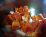 Foto del paso 6 de la receta: Pechuga de pavo rellena con patatas deluxe y salsa de piquillos