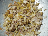 Roti Goreng Kari (Ayam & Kentang)