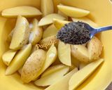 Foto del paso 3 de la receta Patatas Gajo al Horno con Salsa Brava y Alioli de Ajo Asado