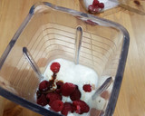 Foto del paso 2 de la receta: Helado cremoso de frambuesas!!!
